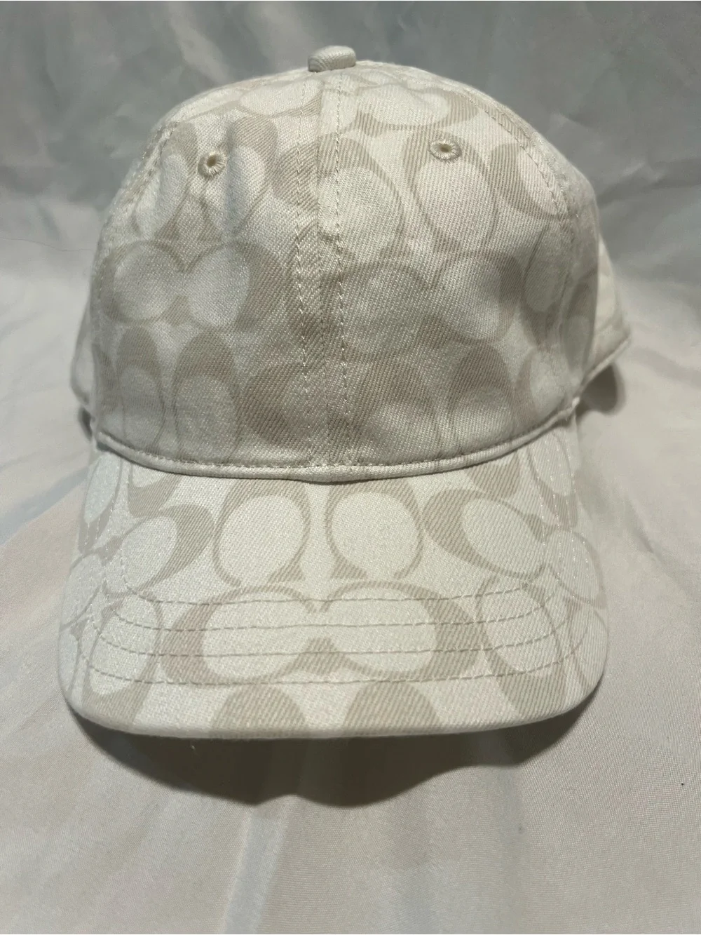 Women’s Coach signature baseball cap